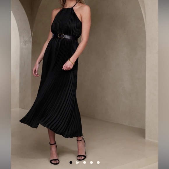 Banana Republic Halter Pleated Maxi Dress - Picture 2 of 7